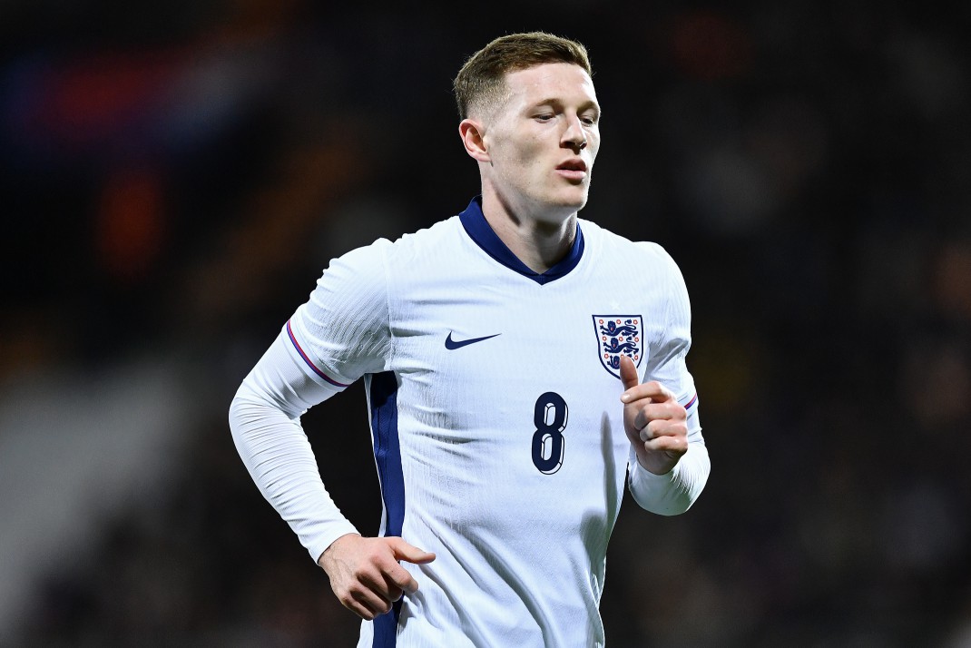 Chelsea join Man Utd in race to sign Elliot Anderson